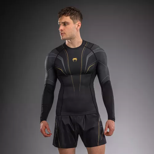 VENUM: STREAMLINE LONG SLEEVE RASHGUARD - SVART / GULD