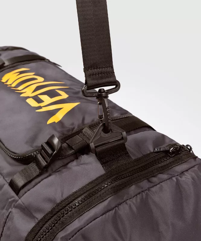 VENUM: UFC FUSION FIGHT WEEK DUFFLE BAG - EARTHEN BROWN