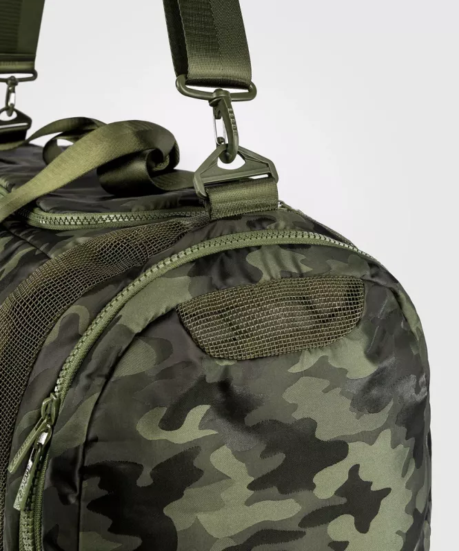 VENUM: TRAINER LITE SPORTVÄSKA - KHAKI/CAMO