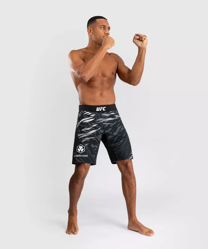 VENUM: UFC FUSION AUTHENTIC FIGHT NIGHT MEN'S FIGHT SHORTS - LONG FIT - SVART