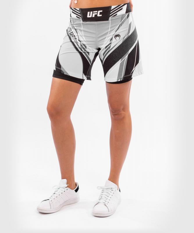 VENUM: UFC AUTHENTIC FIGHT NIGHT WOMEN'S SHORTS - LÅNG FIT - VIT