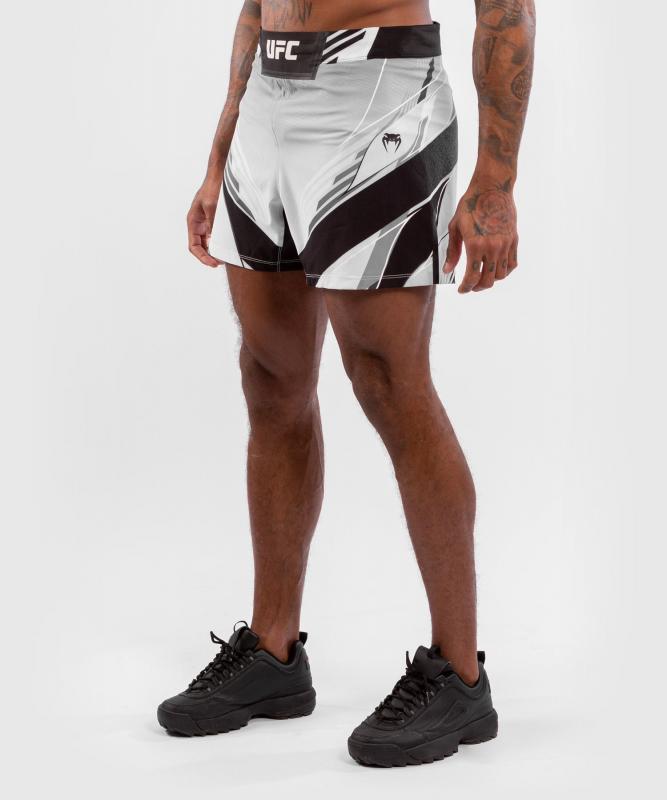 VENUM: UFC AUTHENTIC FIGHT NIGHT MEN'S SHORTS - KORT FIT - VIT