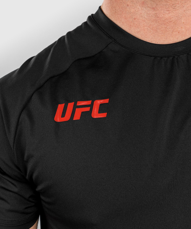 VENUM: UFC ADRENALINE FIGHT WEEK MEN'S DRY TECH T-SHIRT - SVART