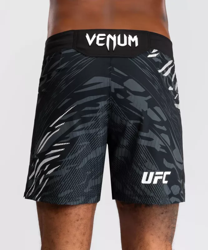 VENUM: UFC FUSION AUTHENTIC FIGHT NIGHT MEN'S FIGHT SHORTS- KORT FIT - SVART
