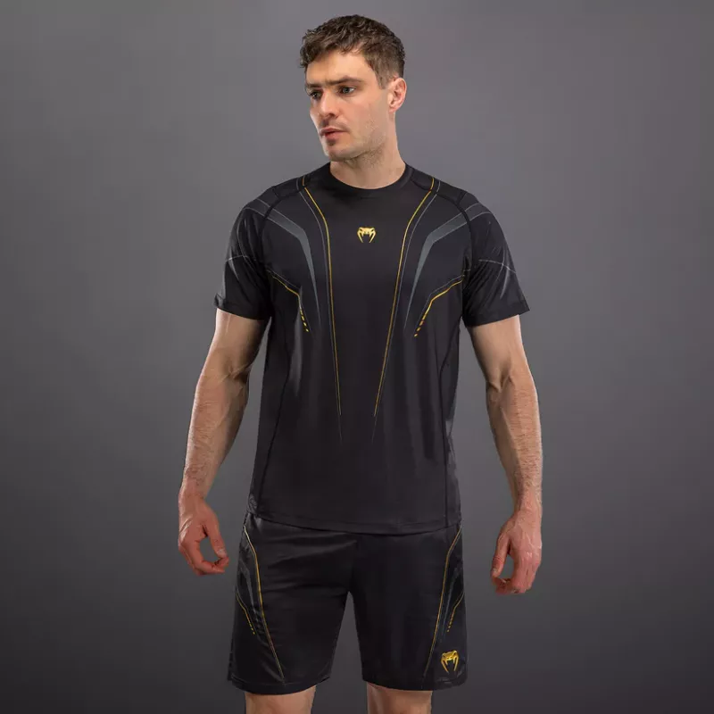 VENUM: STREAMLINE DRY-TECH T-SHIRT - SVART / GULD