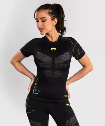 VENUM: TRAINING CAMP 4.0 WOMENS KORTÄRMAD RASHGUARD - SVART/NEONGRÖN