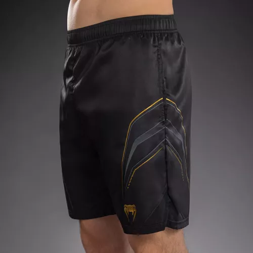 VENUM: STREAMLINE TRAINING SHORTS - SVART / GULD