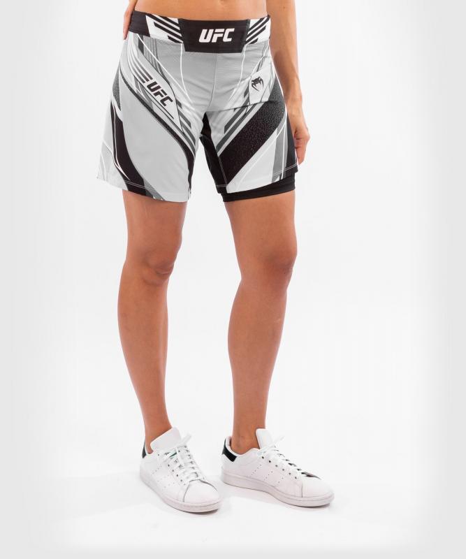 VENUM: UFC AUTHENTIC FIGHT NIGHT WOMEN'S SHORTS - LÅNG FIT - VIT