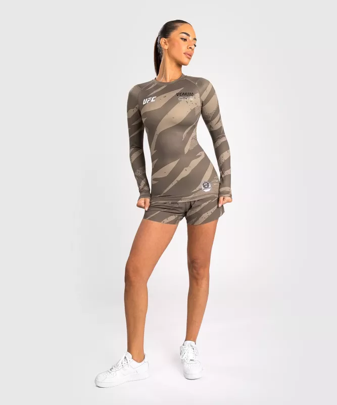 VENUM: UFC ADRENALINE FIGHT WEEK WOMEN'S PERFORMANCE LÅNGÄRMAD RASHGUARD - ÖKENCAMO