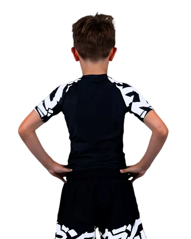 SCRAMBLE: BAKA KIDS RASHGUARD - SVART/VIT