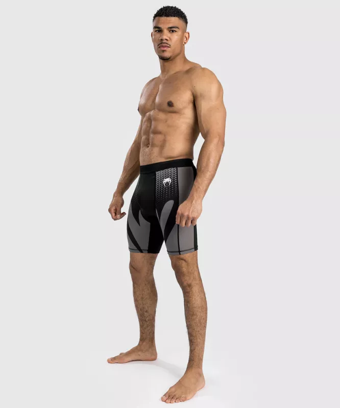 VENUM: ATTACK VALE TUDO SHORTS - SVART