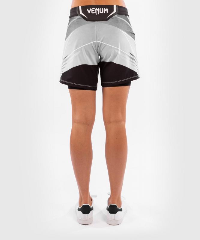 VENUM: UFC AUTHENTIC FIGHT NIGHT WOMEN'S SHORTS - LÅNG FIT - VIT