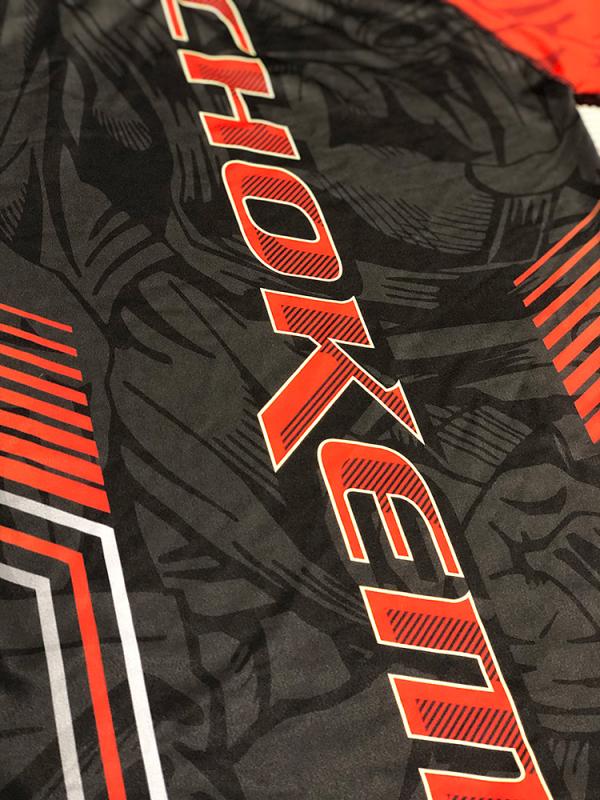 CHOKEM: KIDS BRAWL RASHGUARD LÅNGÄRMAD - SVART/RÖD