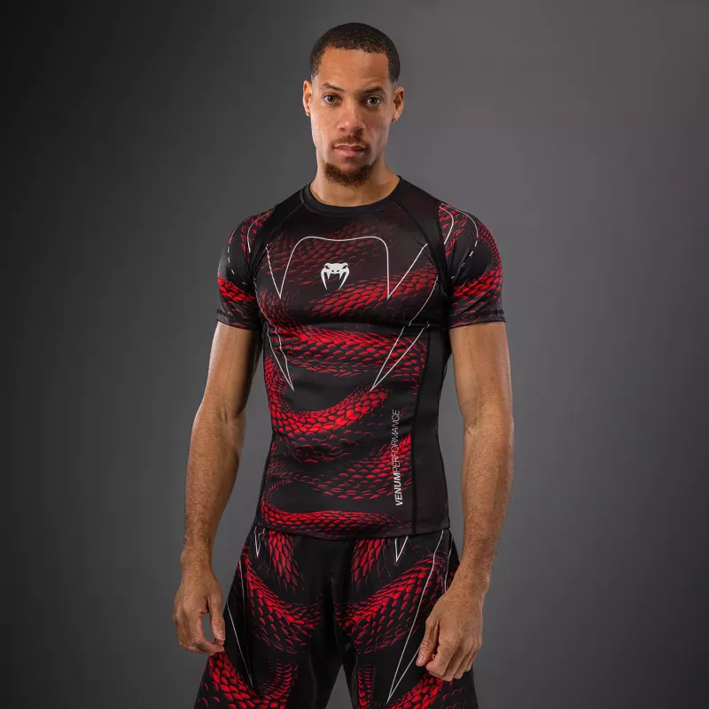 VENUM: MATUPA SHORT SLEEVE RASHGUARD - SVART/RÖD/SILVER