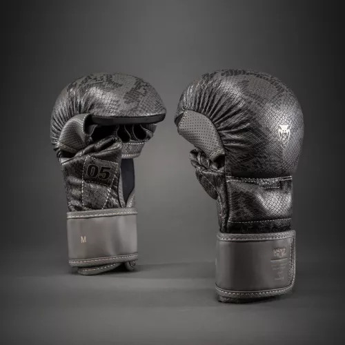 VENUM: IMPACT EVO SCALES MMA SPARRING GLOVES - MÖRKGRÅ