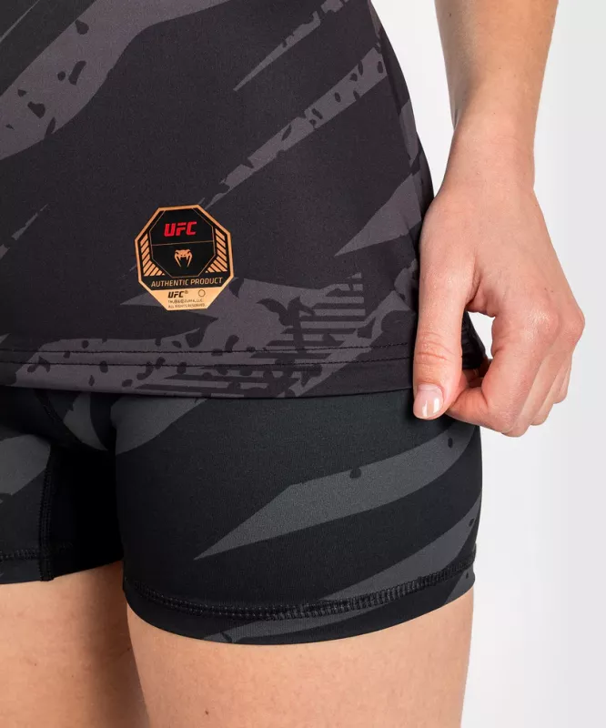 VENUM: UFC ADRENALINE FIGHT WEEK DRY-TECH T-SHIRT FÖR KVINNOR - URBAN CAMO