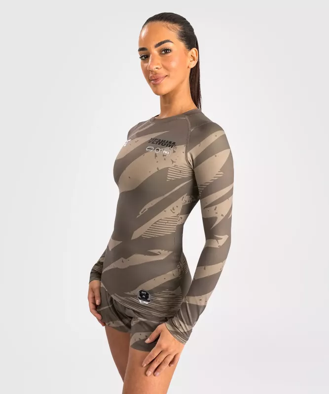 VENUM: UFC ADRENALINE FIGHT WEEK WOMEN'S PERFORMANCE LÅNGÄRMAD RASHGUARD - ÖKENCAMO