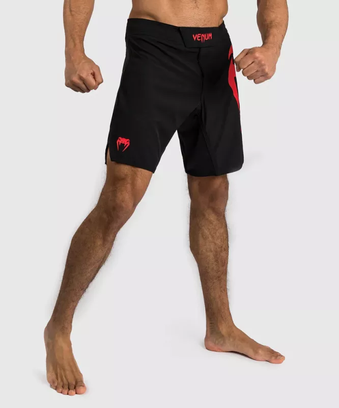VENUM: LIGHT 5.0 FIGHT SHORTS - SVART/RÖD