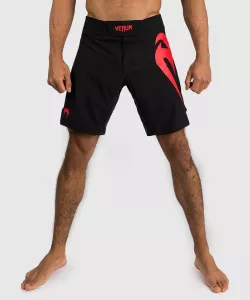 VENUM: LIGHT 5.0 FIGHT SHORTS - SVART/RÖD