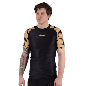 SCRAMBLE: BAKA RASHGUARD BLACK/GOLD