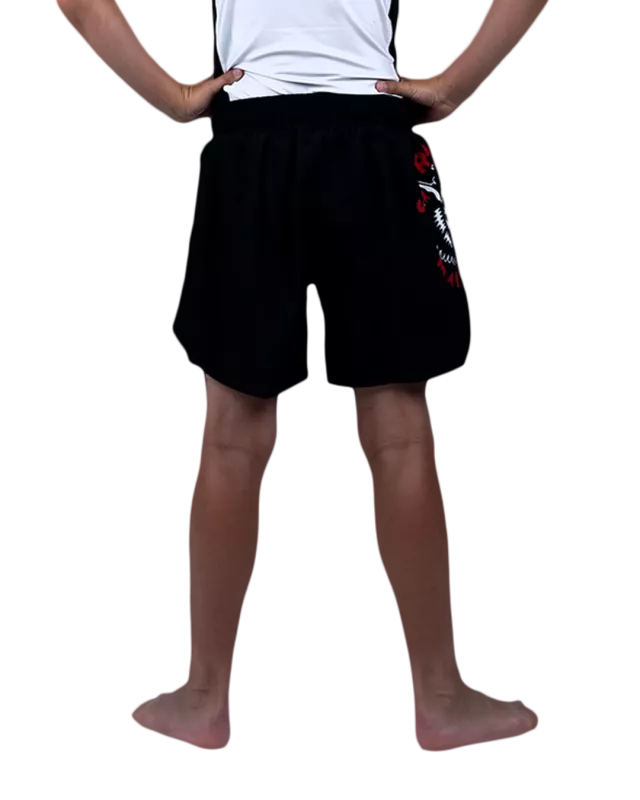 SCRAMBLE: OKAMI KIDS SHORTS - SVART