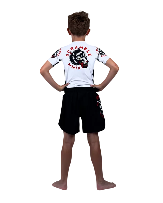 SCRAMBLE: OKAMI KIDS SHORTS - SVART