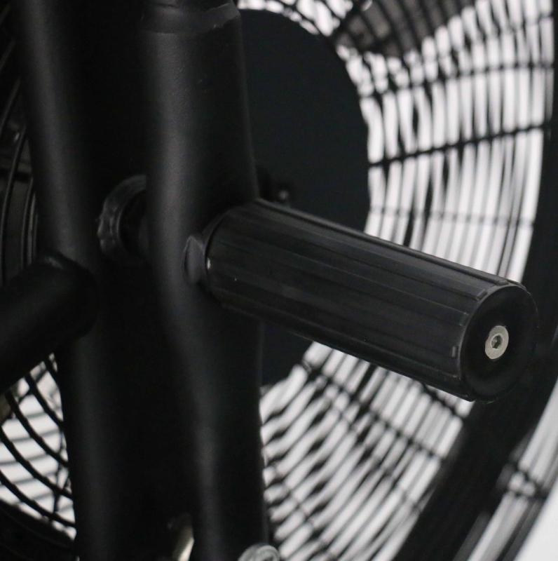 TITAN LIFE: AIRBIKE WARM UP