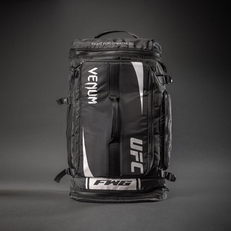 VENUM: UFC UNITY FIGHT WEEK SPORTS BAG - SVART / VIT