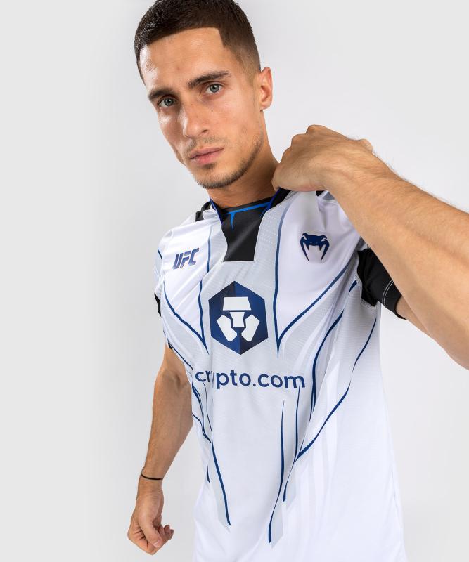 VENUM: UFC AUTHENTIC FIGHT NIGHT 2.0 MEN'S WALKOUT JERSEY - VIT/BLÅ