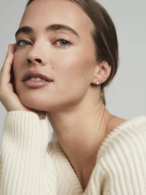 BELLE gold medium studs-white