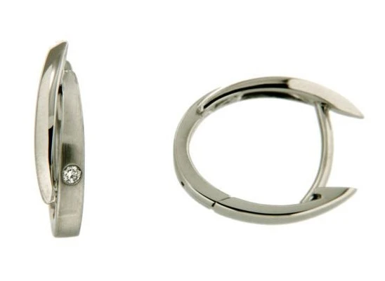 Örhänge 18k guld 0,03ct w/si