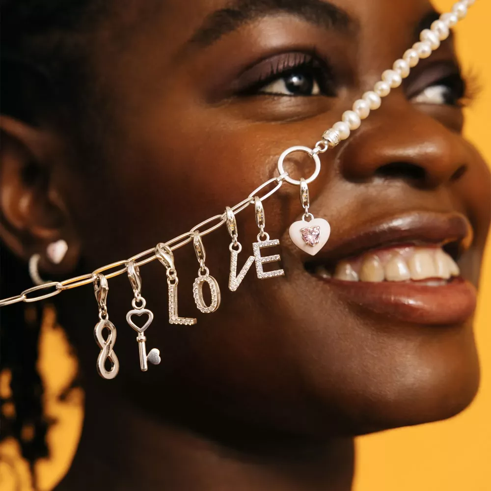 Thomas Sabo charm bokstav med stenar V