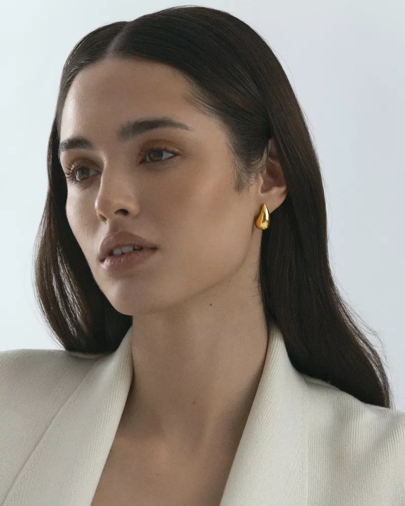 PLAIN daring small gold dupe earring