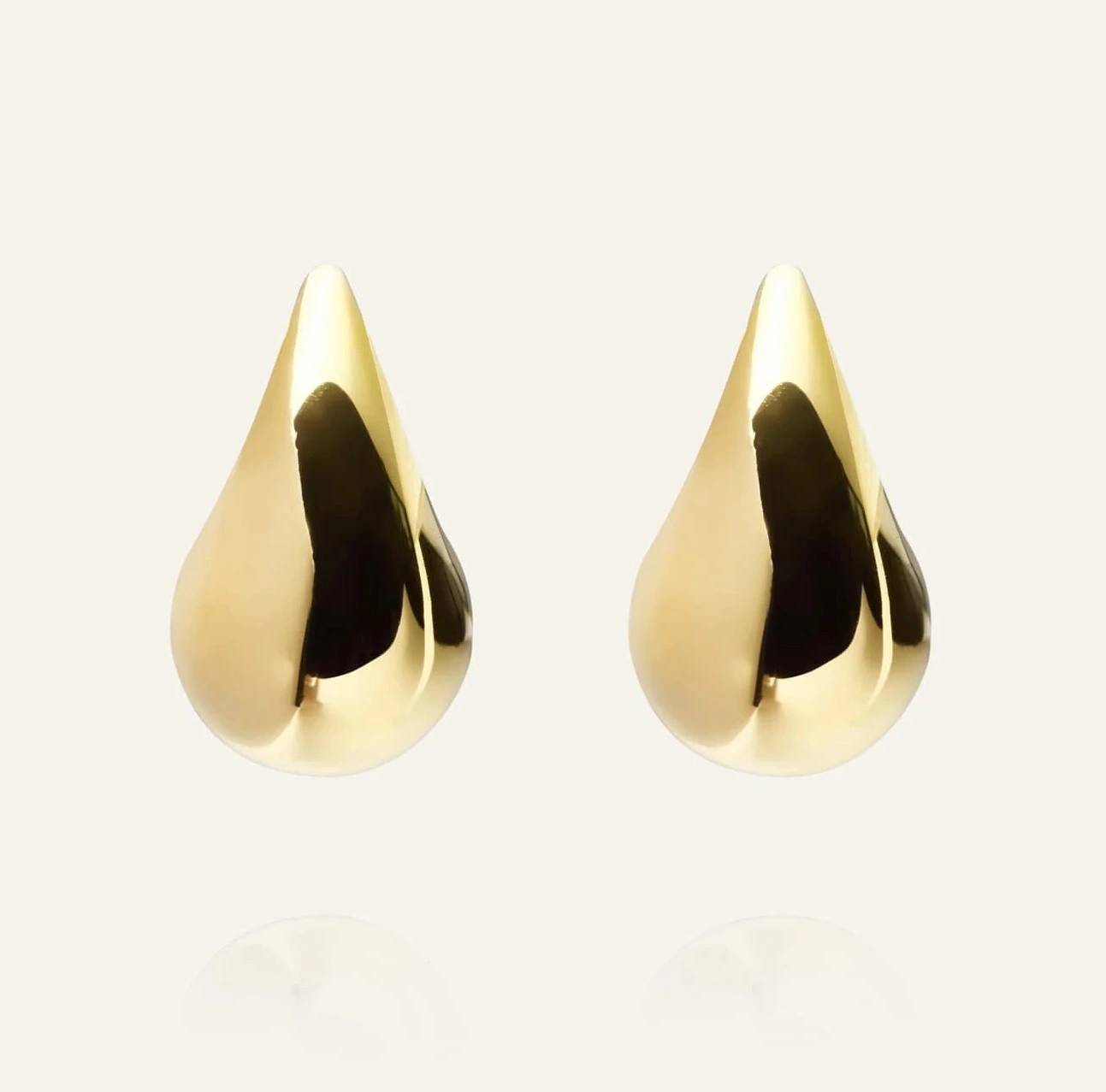 PLAIN daring small gold dupe earring