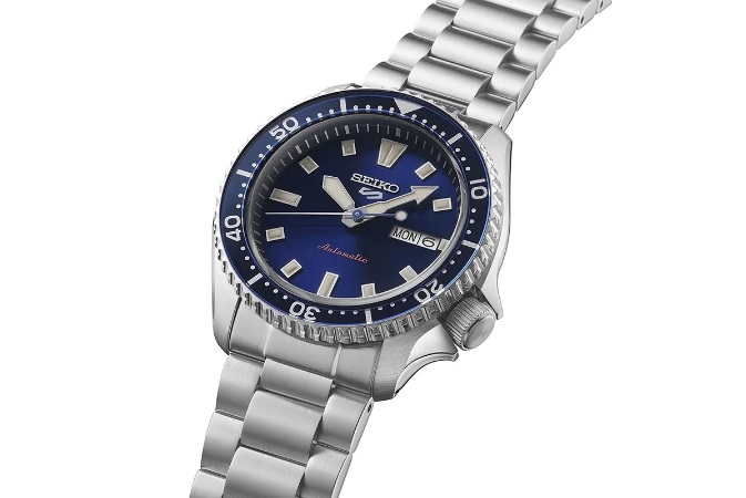 SEIKO 5 SPORTS AUTOMATIC 10BAR