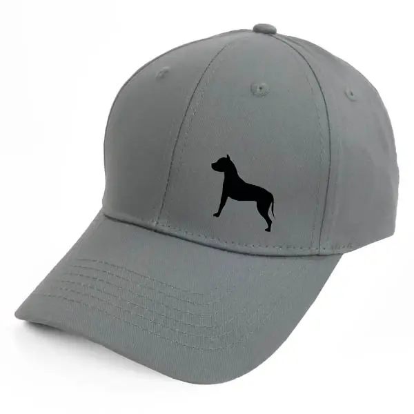 Keps med en American Pitbull Terrier