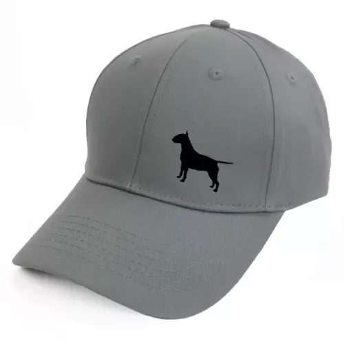 Keps med en Bullterrier