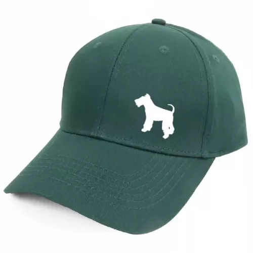 Keps med en Strävhårig Foxterrier