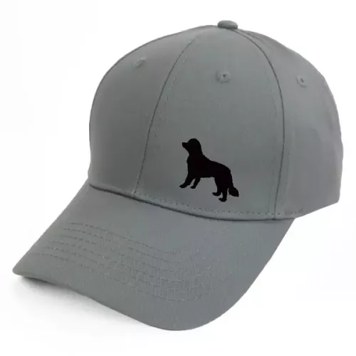 Keps med en Newfoundland