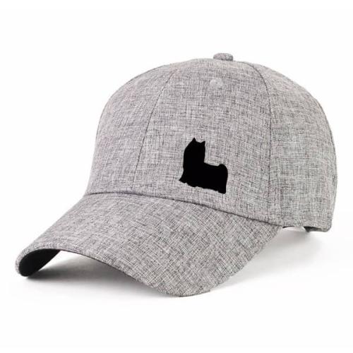 Keps med Yorkshireterrier