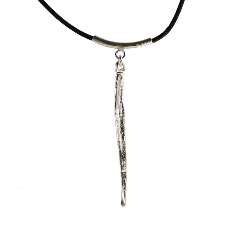 halssmycke Björnkraft i silver med läderkedja