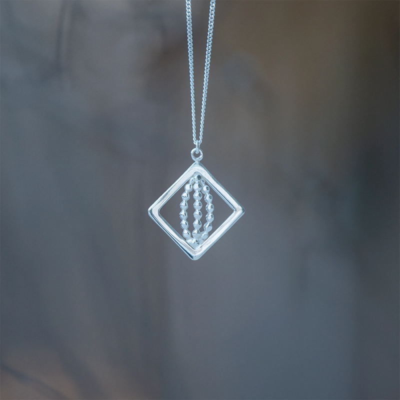 Pärlälven halssmycke