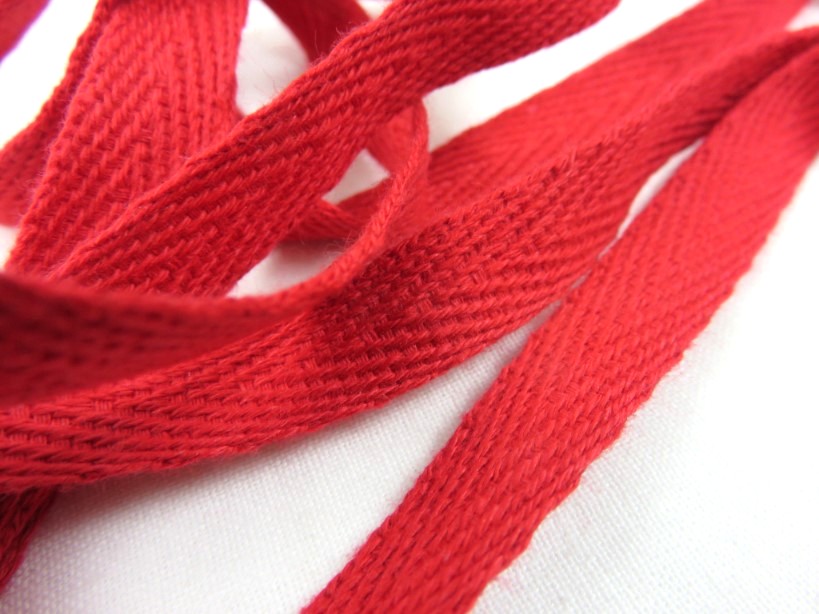 B246 Bomullsband 10 mm röd