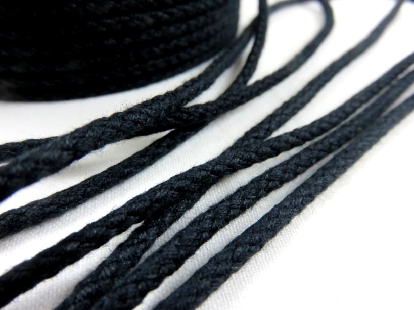B376 Braided Cotton Cord 3,5 mm black
