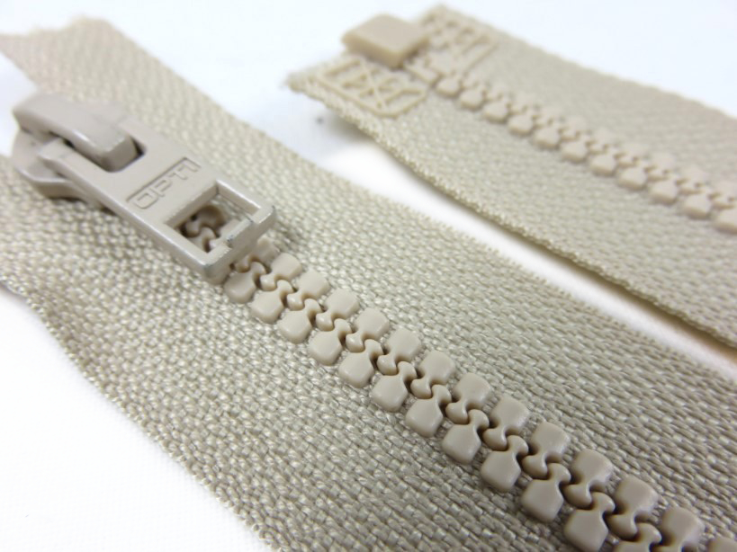 D057 Plastic Zipper 55 cm Opti One-way Separating beige