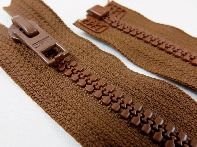 D057 Plastic Zipper 52 cm Opti One-way Separating brown