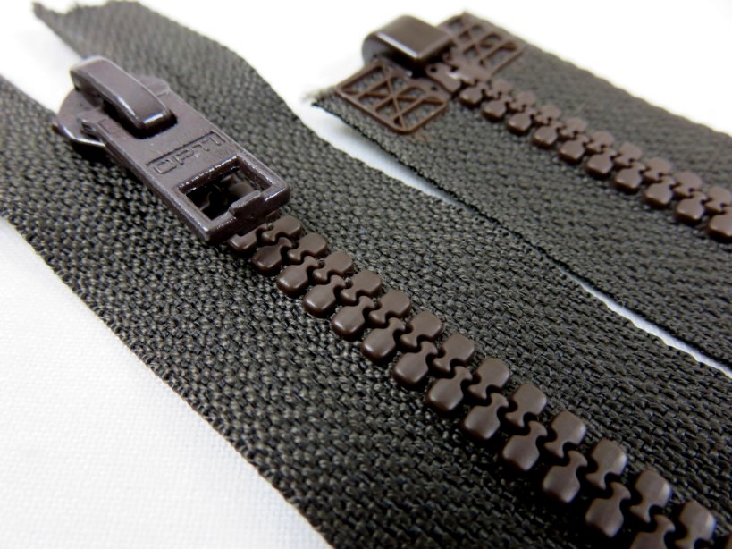 D057 Plastic Zipper 65 cm Opti One-way Separating brown