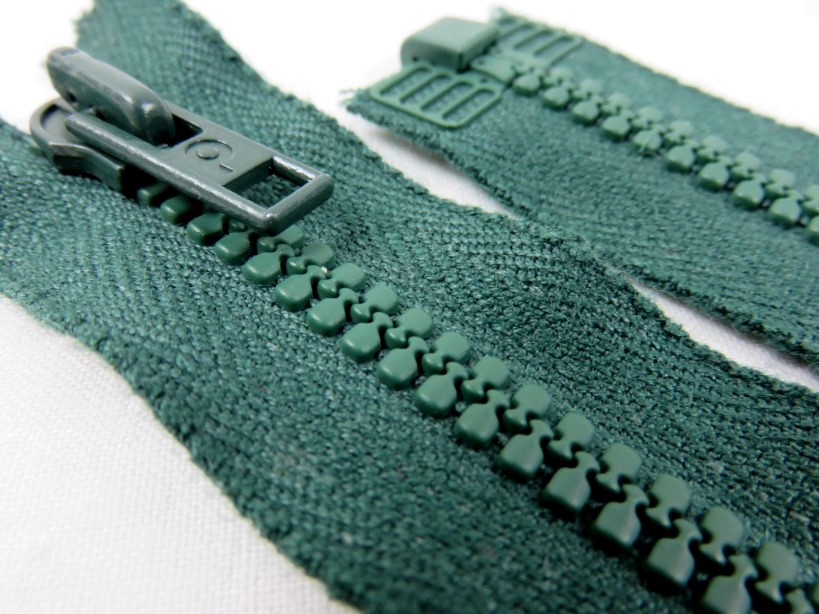 D058 Plastic Zipper 40 cm Opti One-way Separating green