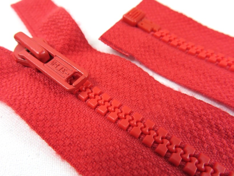 D066 Plastic Zipper 74 cm Salmi One-way Separating red