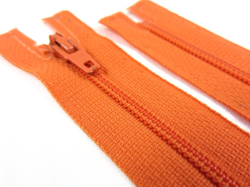 D072 Opti Coil Zipper 20 cm Closed End orange